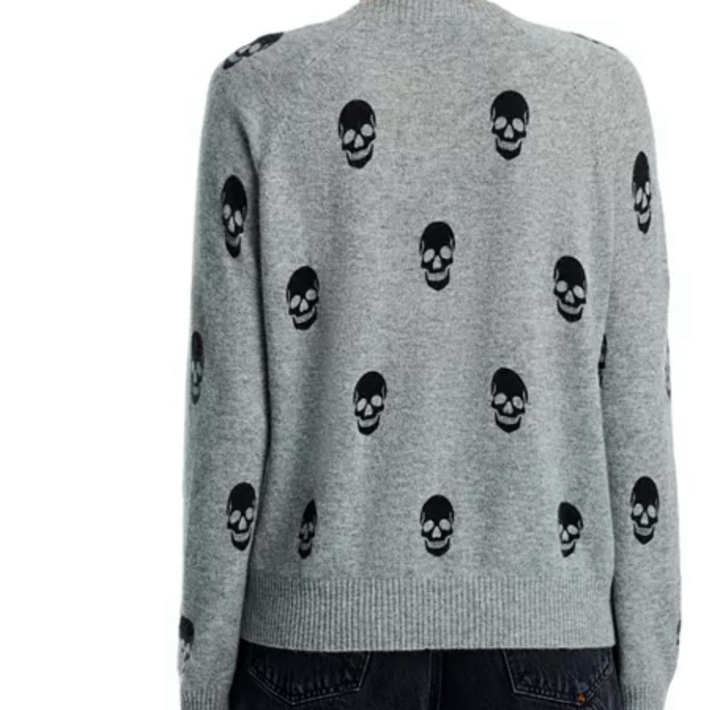 Gray Skull Pattern 100% wool Sweater - Picture 3 of 7